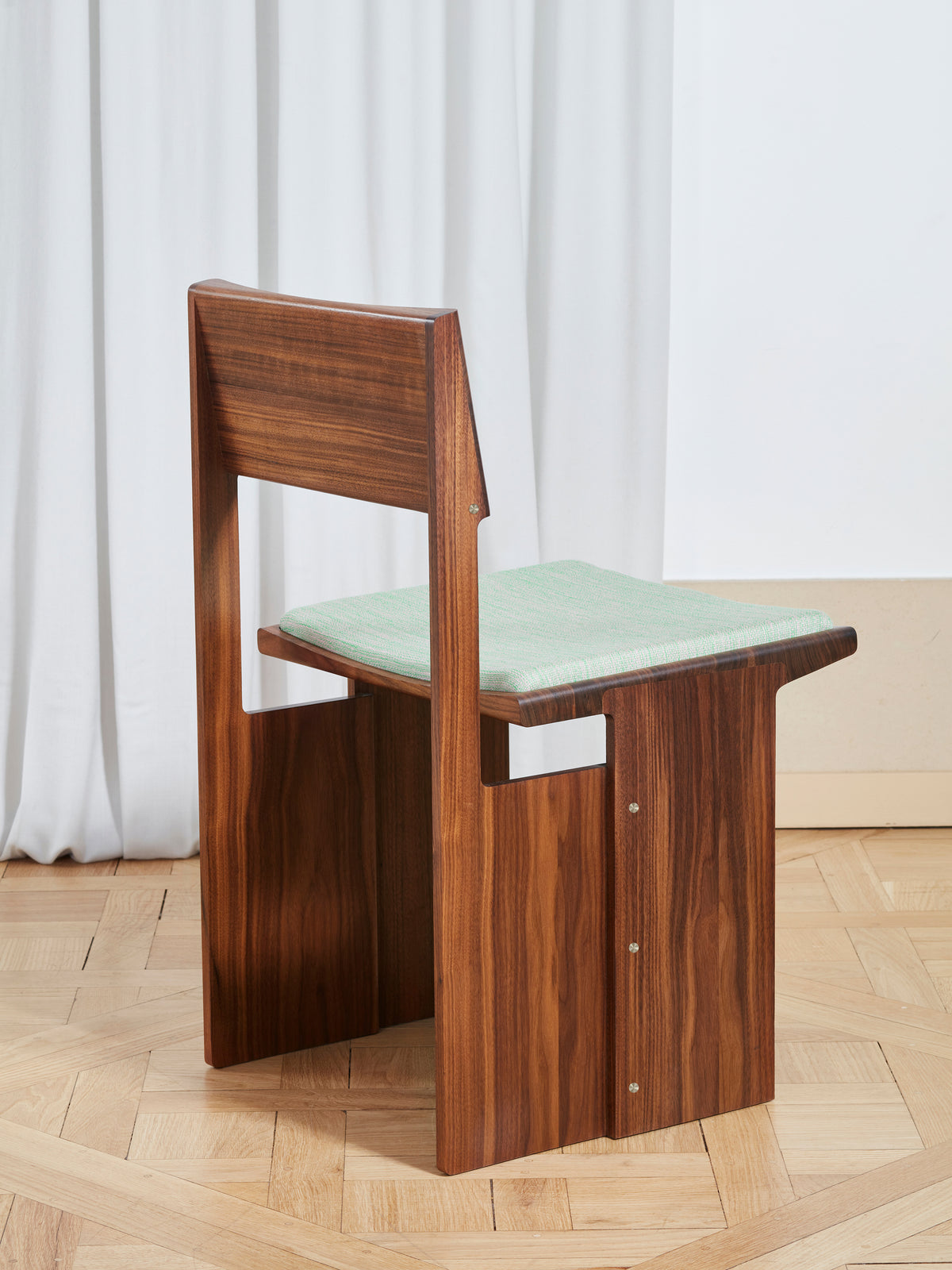 Drift Chair Walnut - Limited Edition